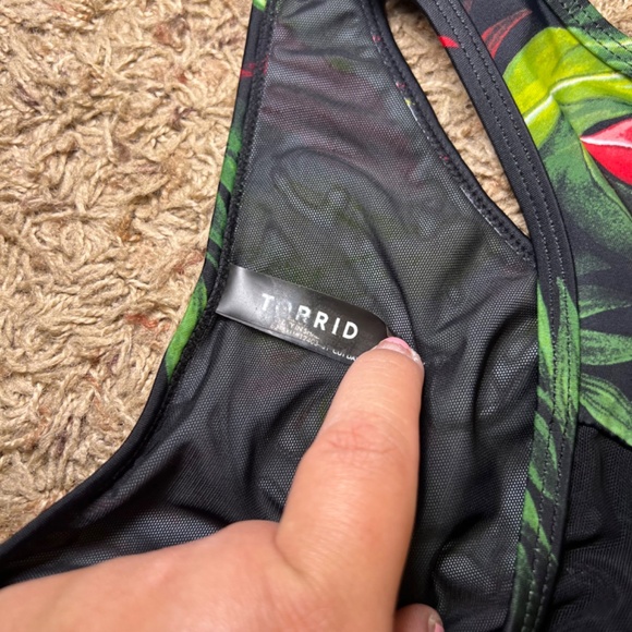 Torrid Tropical Floral Mesh Panel Bikini Top 3X - Picture 7 of 7